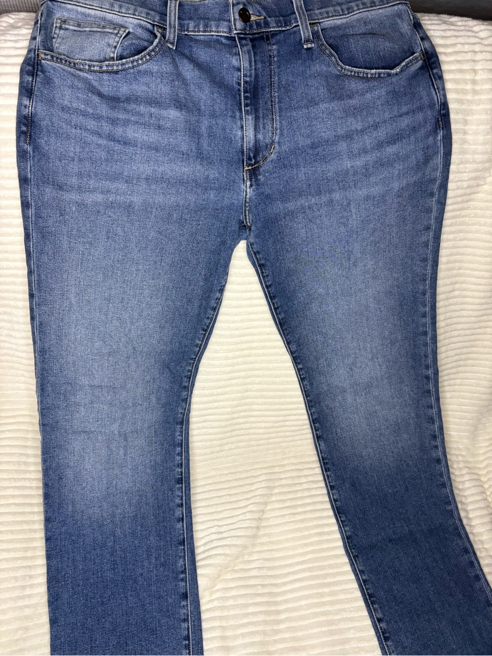 Joe's Jeans Men's 38x32 Medium Wash Blue Classic Denim Straight Leg Stretch EUC